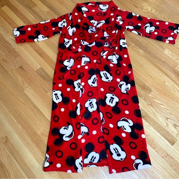 Blanket Throw Disney Mickey Mouse Fleece Sleeves Wearable 60” x  50” Black Red - Picture 1 of 5